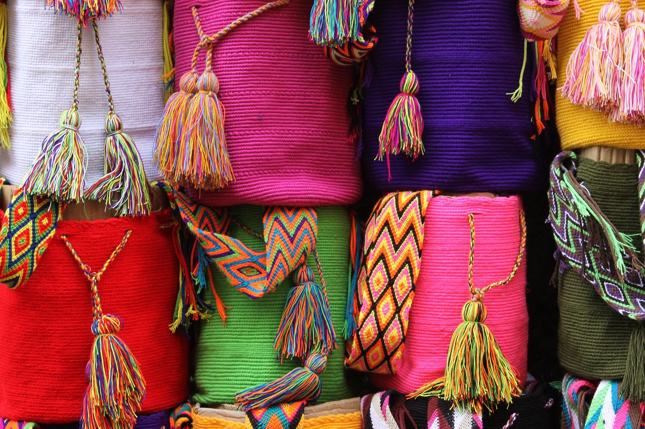 Mochilas colombianas coloridas